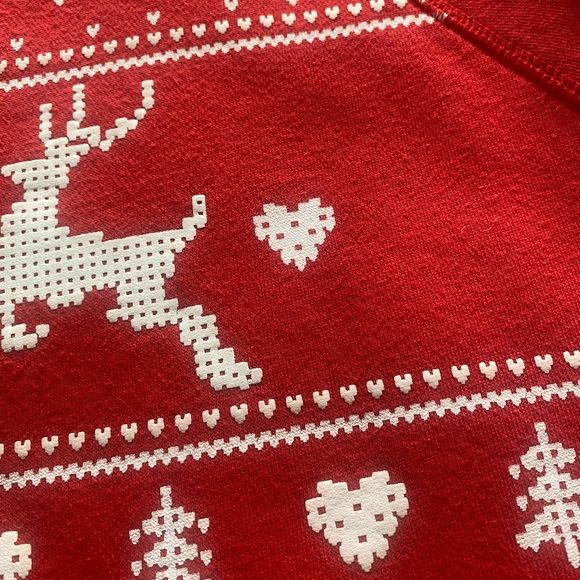 Red Christmas Sweatshirt Sweater from H&M - Picture 2 of 6